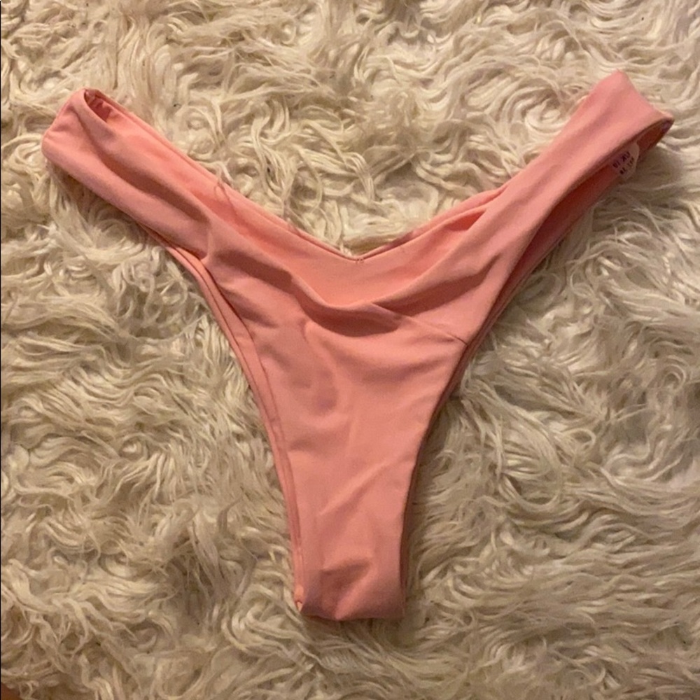 Thong bikini bottoms